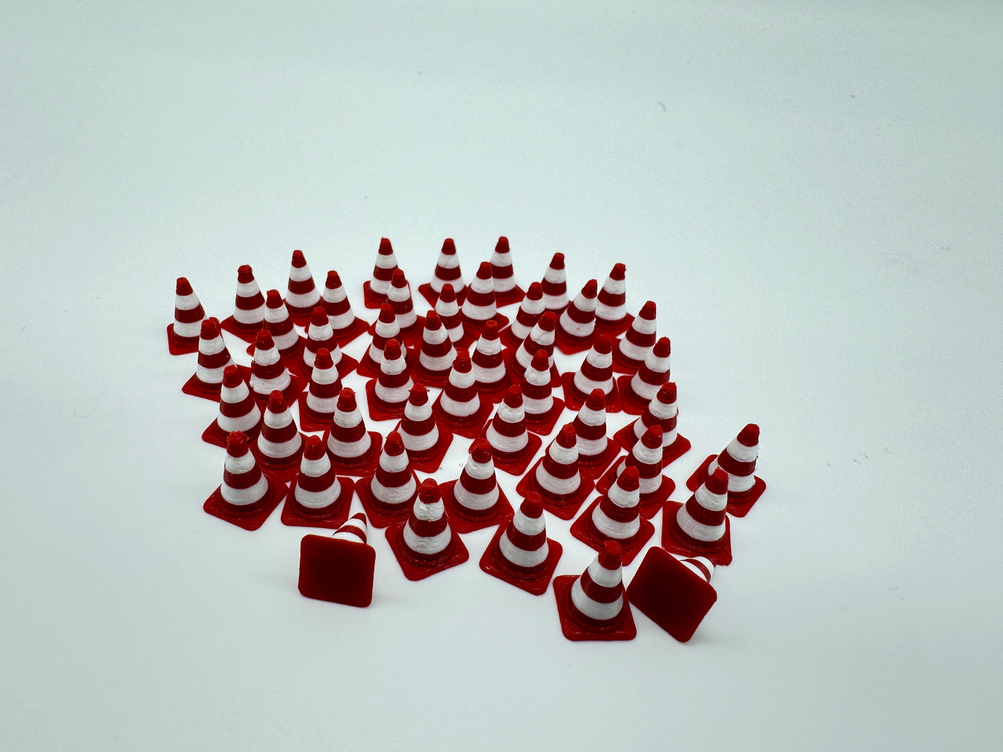 Carrera Hybrid 1:50 Leitkegel Pylon 50x für Rennbahn-Dekoration Bahndeko Traffic Cone Diorama