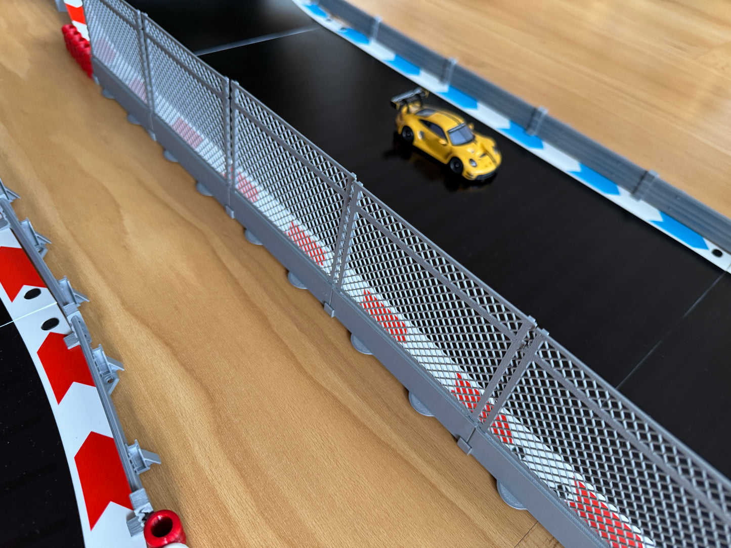 Carrera Hybrid 1:50 Fangzaun Set Rennbahn-Dekoration Deko Diorama Boxenmauer Absperrung