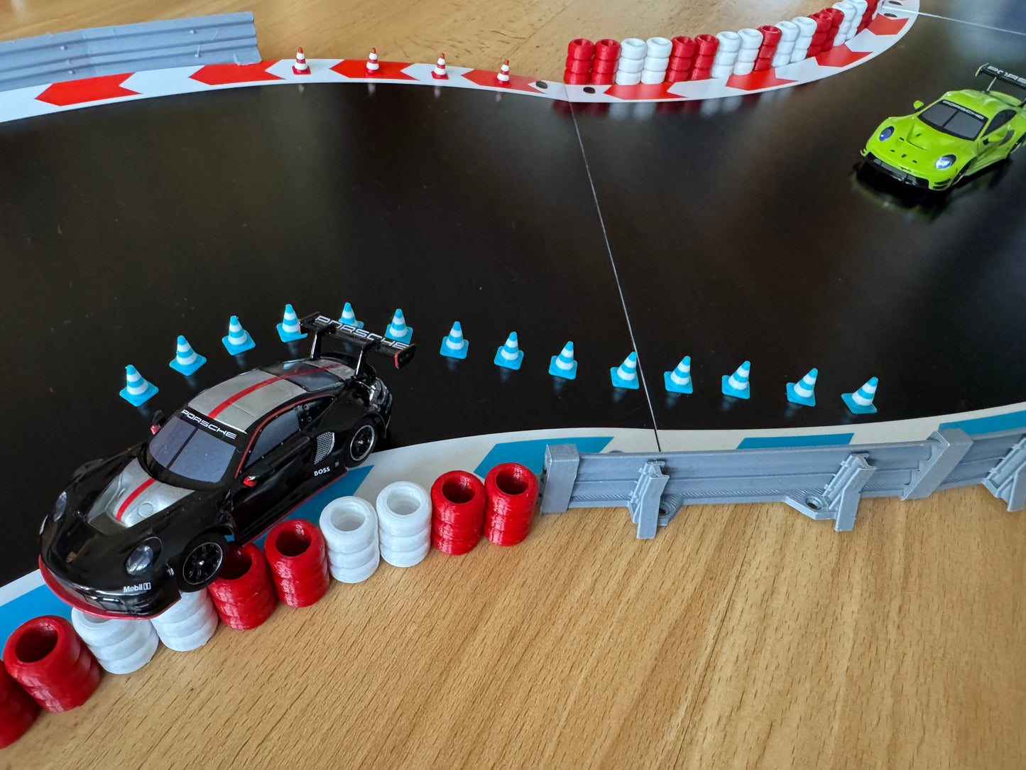 Carrera Hybrid 1:50 Leitkegel Pylon 50x für Rennbahn-Dekoration Bahndeko Traffic Cone Diorama Modellbau