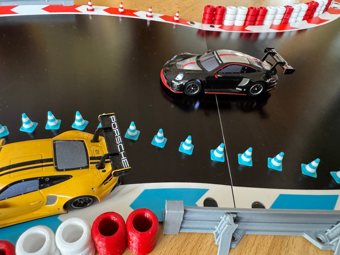 Carrera Hybrid 1:50 Leitkegel Pylon 50x für Rennbahn-Dekoration Bahndeko Traffic Cone Diorama Modellbau