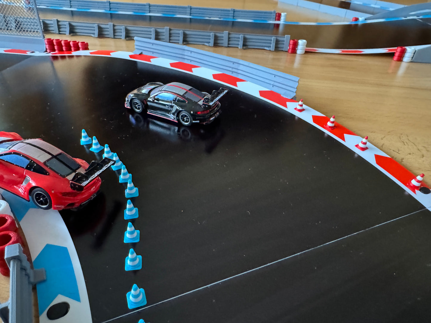 Carrera Hybrid 1:50 Leitkegel Pylon 50x für Rennbahn-Dekoration Bahndeko Traffic Cone Diorama Modellbau