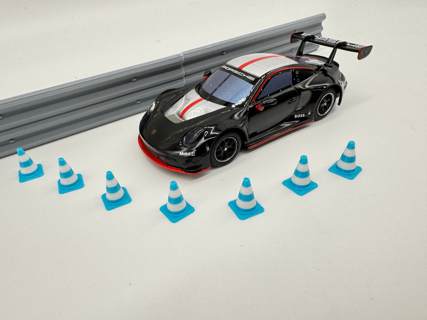 Carrera Hybrid 1:50 Leitkegel Pylon 50x für Rennbahn-Dekoration Bahndeko Traffic Cone Diorama Modellbau
