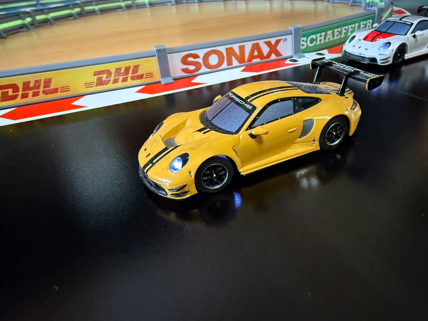 Carrera Hybrid 1:50 Werbebande 10x Rennbahn-Dekoration Deko Leitplanke-Werbebande Boxenmauer Absperrung