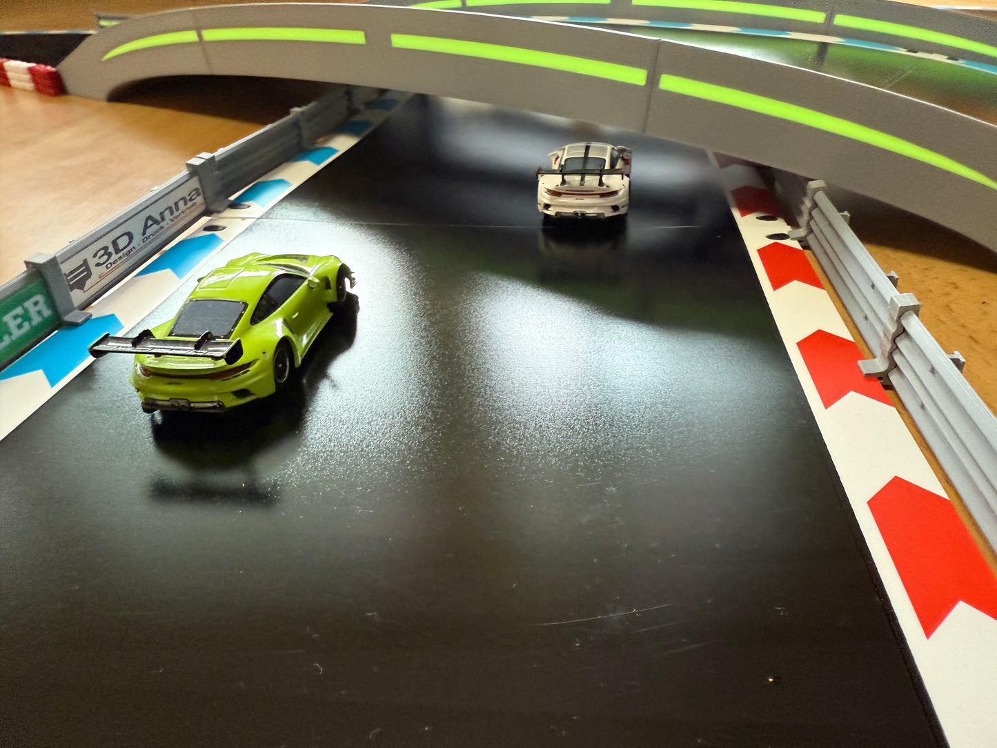 Carrera Hybrid 1:50 Werbebande 10x Rennbahn-Dekoration Deko Leitplanke-Werbebande Boxenmauer Absperrung