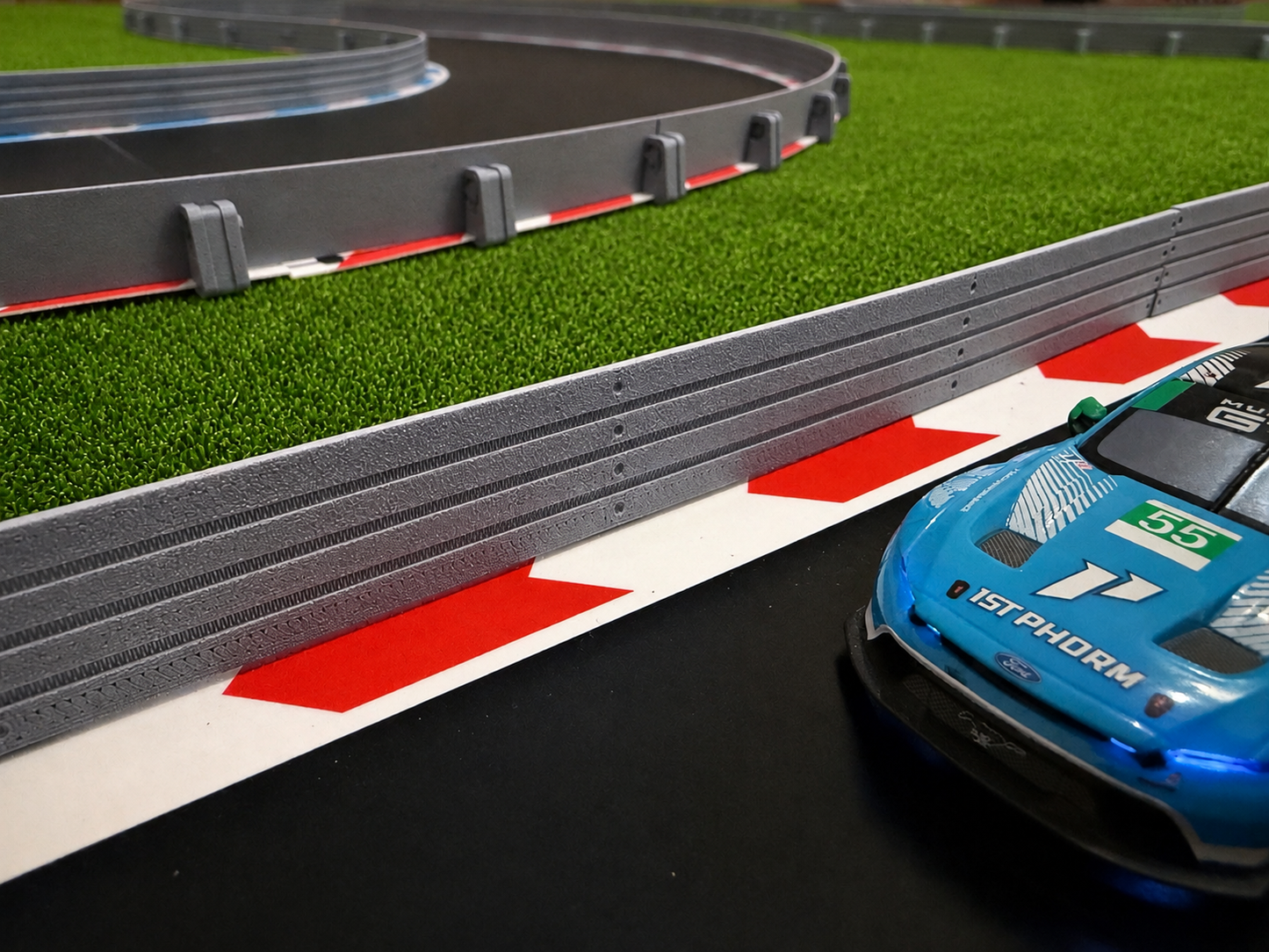 Carrera Hybrid 1:50 Leitplanke Flex 4x Rennbahn-Dekoration Deko Diorama Boxenmauer Absperrung
