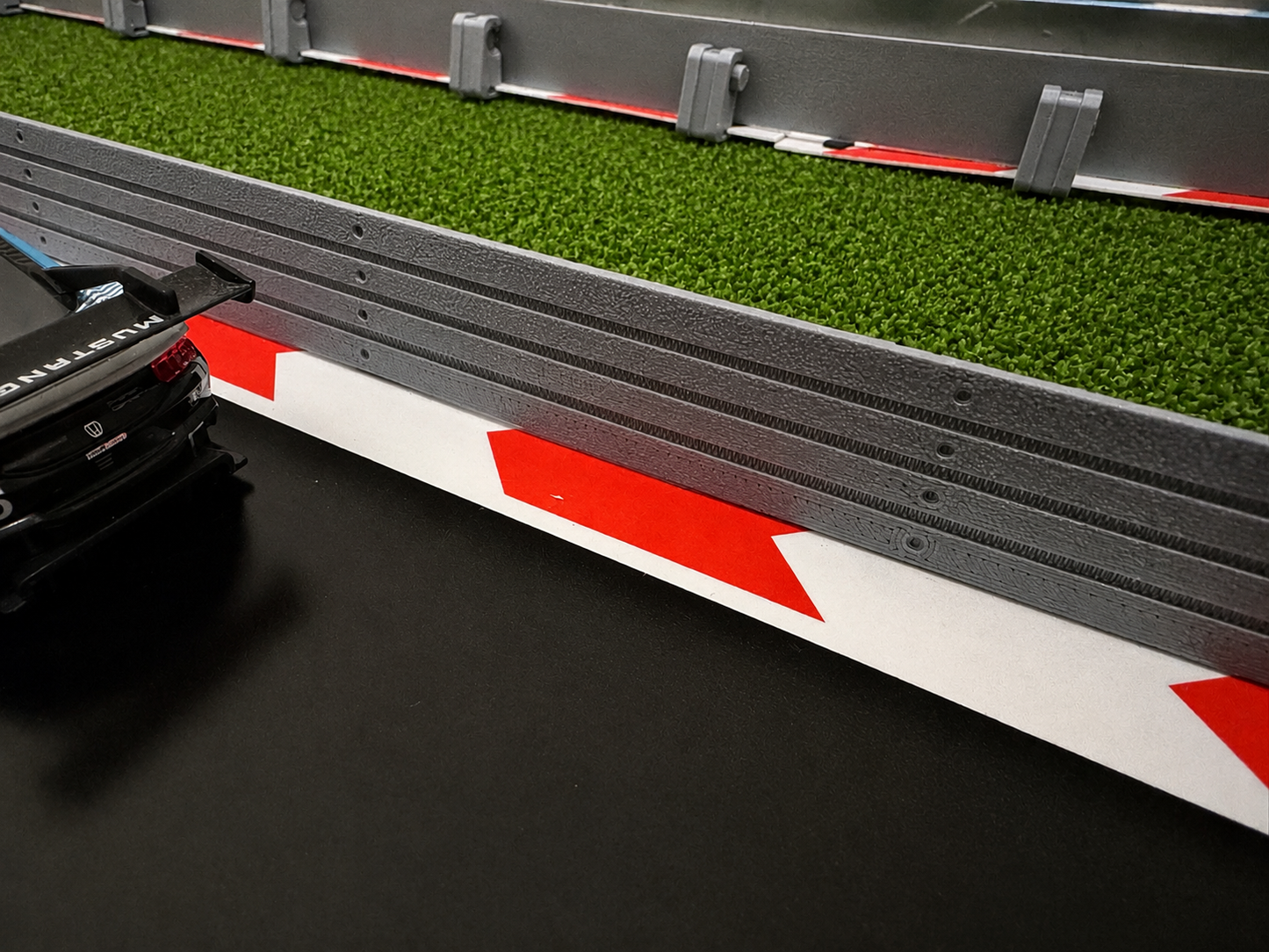 Carrera Hybrid 1:50 Leitplanke Flex 4x Rennbahn-Dekoration Deko Diorama Boxenmauer Absperrung