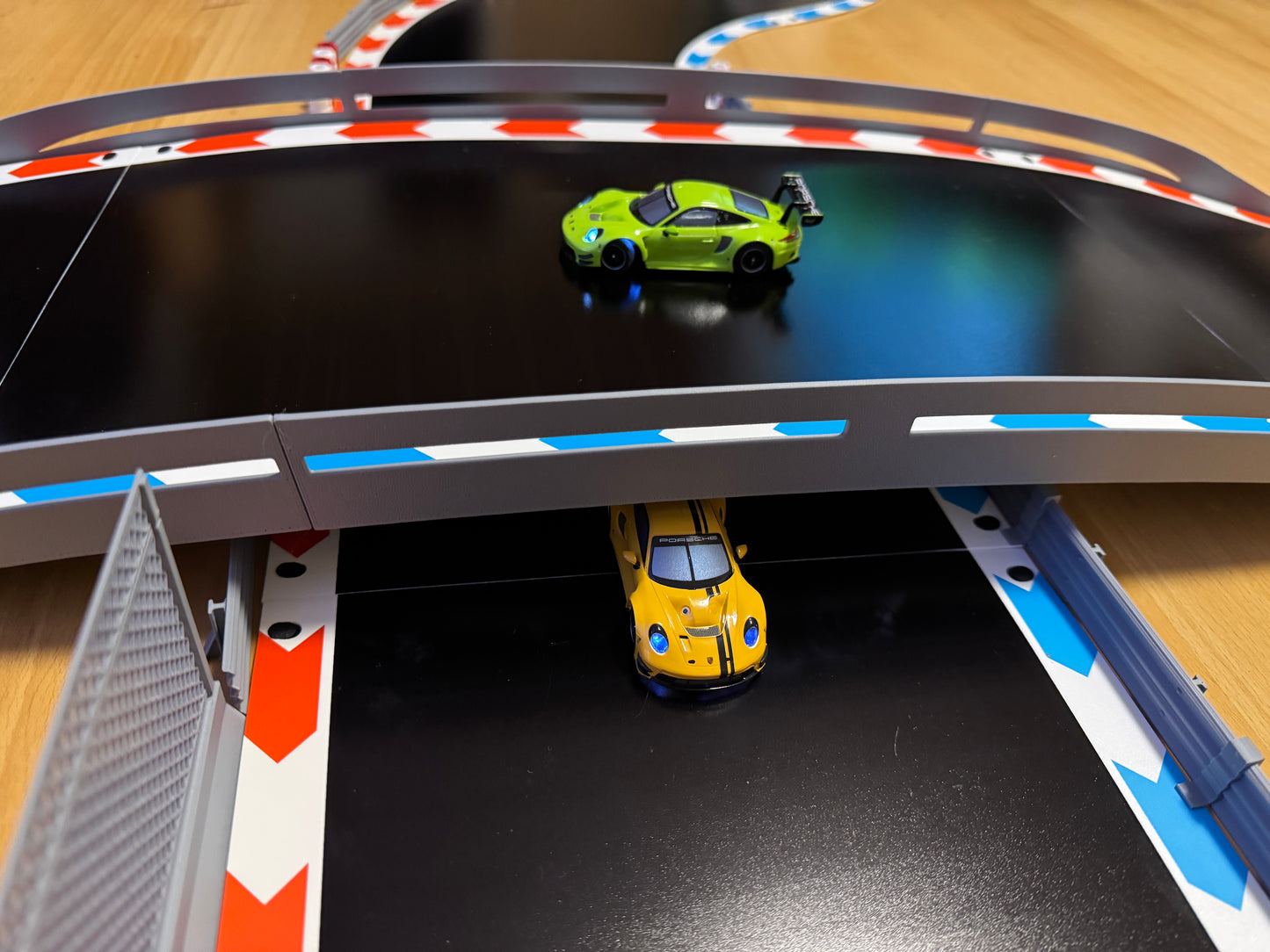 Carrera Hybrid 1:50 Brücke Durchfahrt Tunnel für Rennbahn-Dekoration Deko Diorama Steg Hindernis