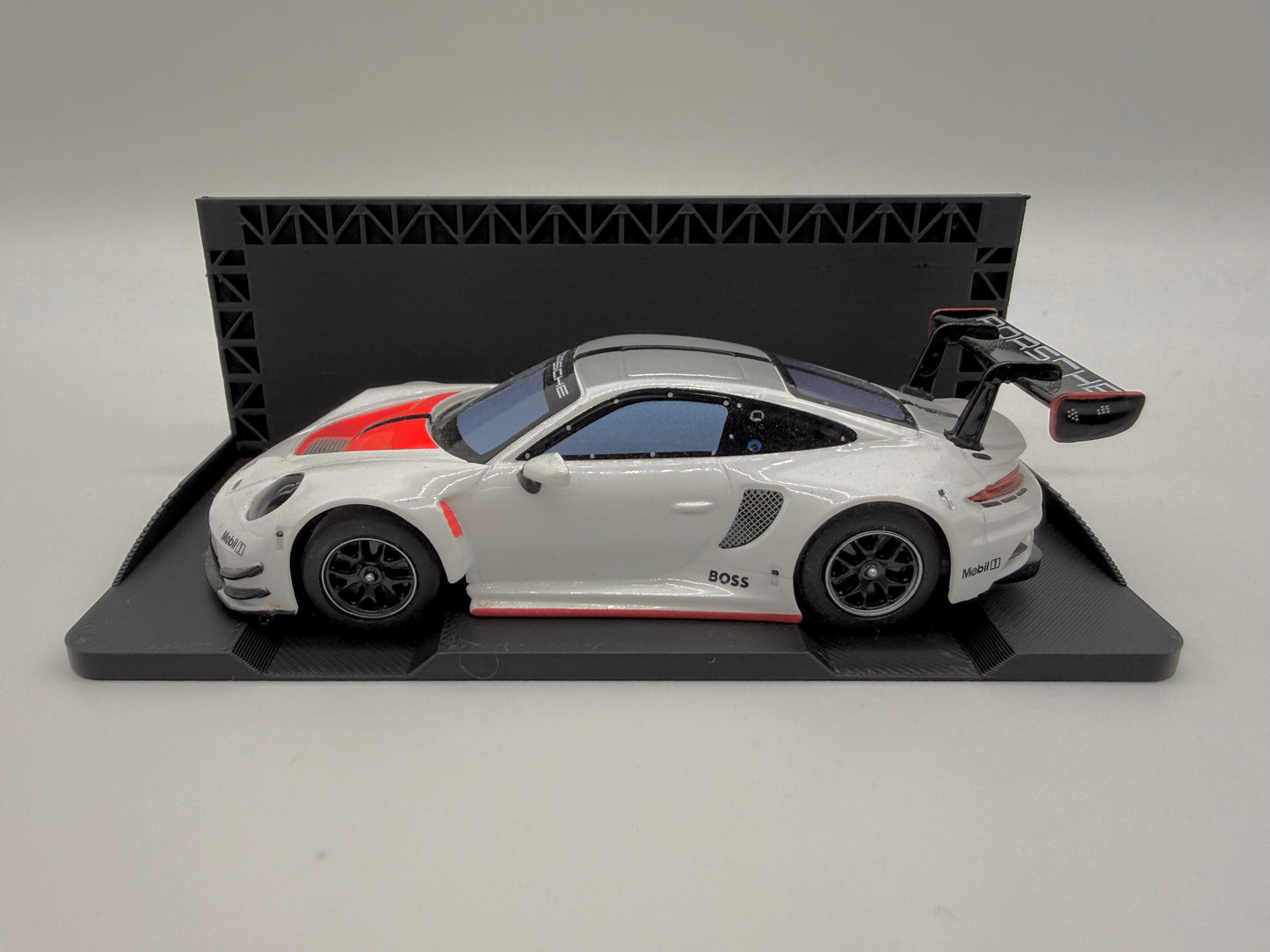 Carrera Hybrid 1:50 Auto Car Stand Ständer 2x Display für Skadis Lochplatte der Firma Ikea