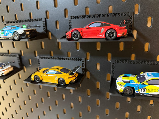 Carrera Hybrid 1:50 Auto Car Stand Ständer 2x Display für Skadis Lochplatte der Firma Ikea
