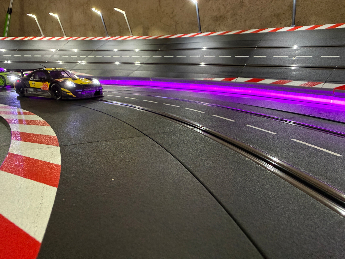 Slotcar Carrera Leitplanke Schutzplanke 1m Bande für LED Beleuchtung Rennbahn-Dekoration Bahndeko Modellbau Slot Car Diorama 124 132