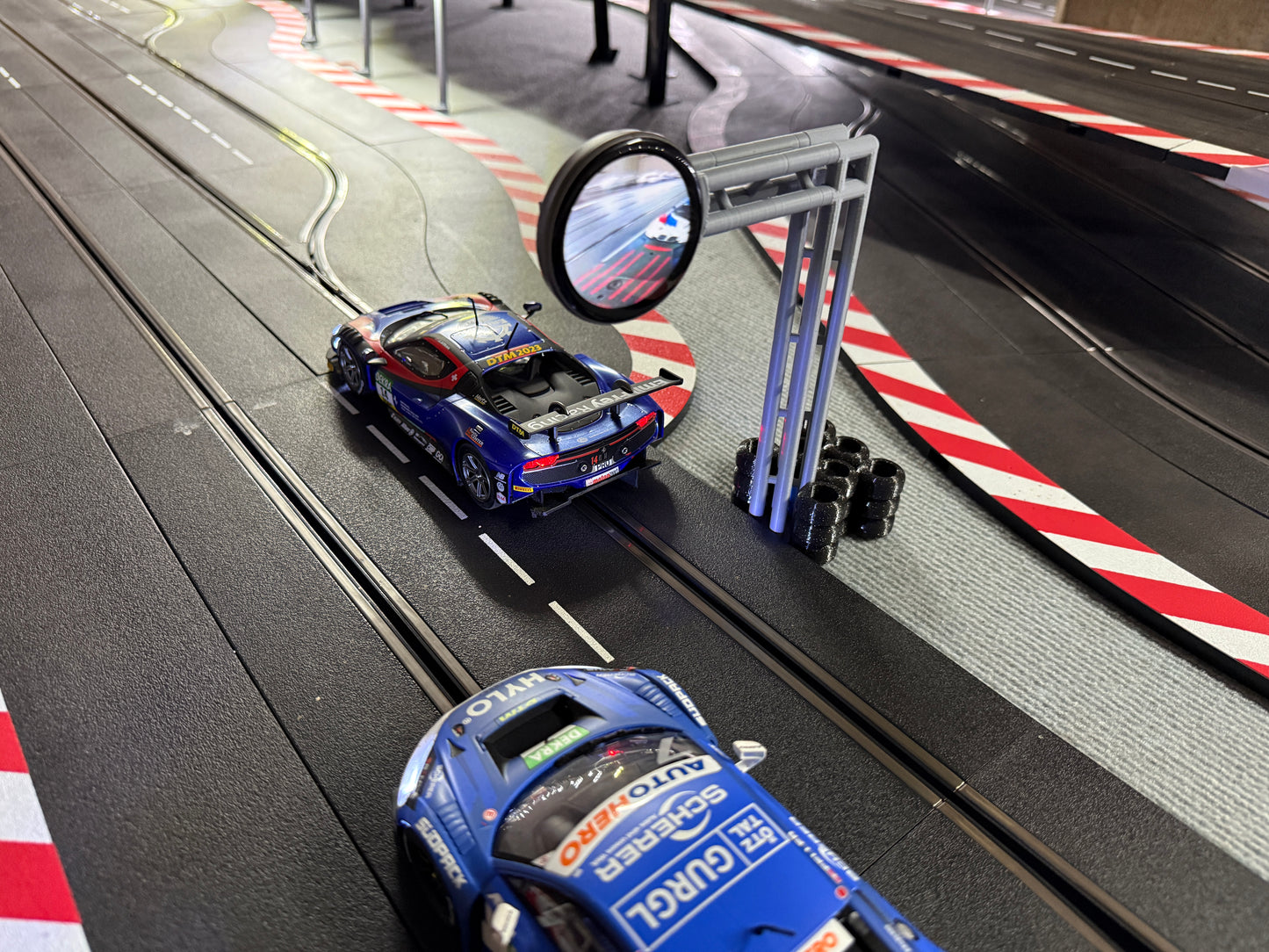 Slotcar Carrera OLED Schild Rund Bahndeko Werbetafel Infoschild Slot Car 124 132