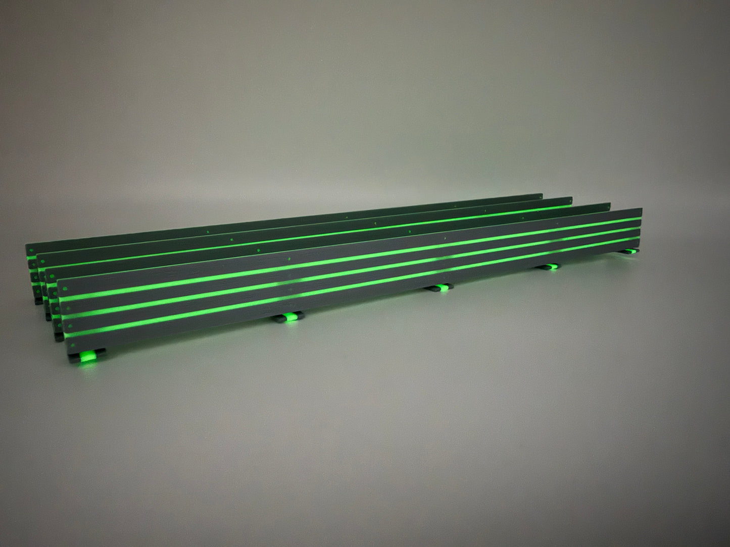 Carrera Hybrid 1:50 Leitplanke Flex Glow in the Dark 4x Rennbahn-Dekoration Deko Diorama Boxenmauer Absperrung