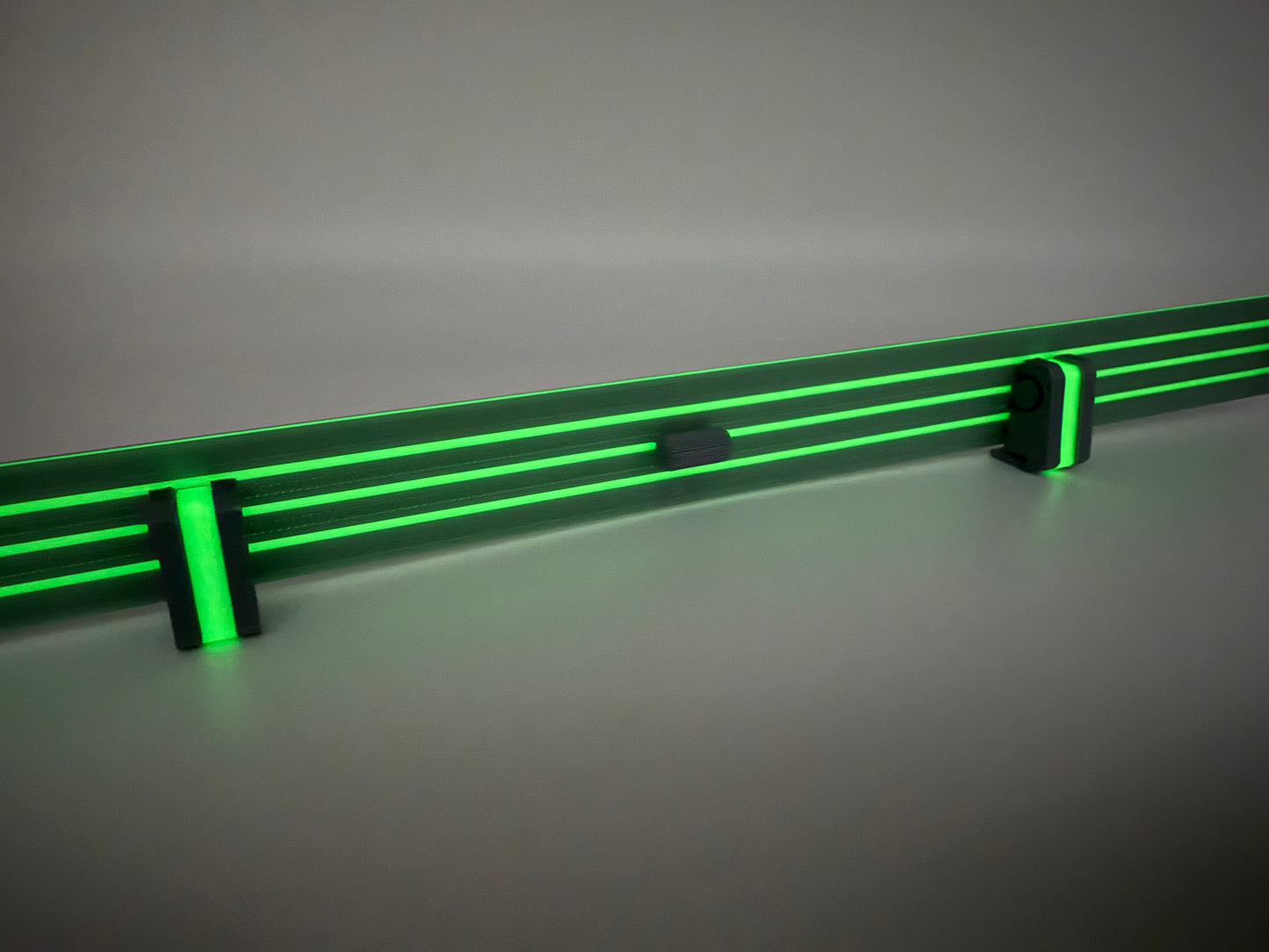 Carrera Hybrid 1:50 Leitplanke Flex Glow in the Dark 4x Rennbahn-Dekoration Deko Diorama Boxenmauer Absperrung