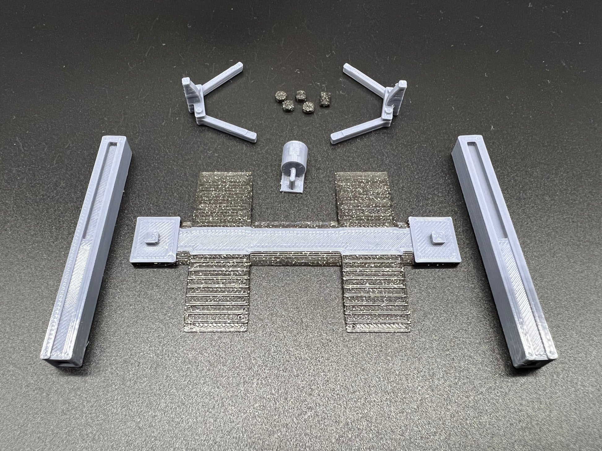 Slotcar Carrera Go Bausatz Hebebühne Lift Wagenheber Rennbahn-Dekoration Slot Car Diorama Modellbau Display Ständer 143 1:43