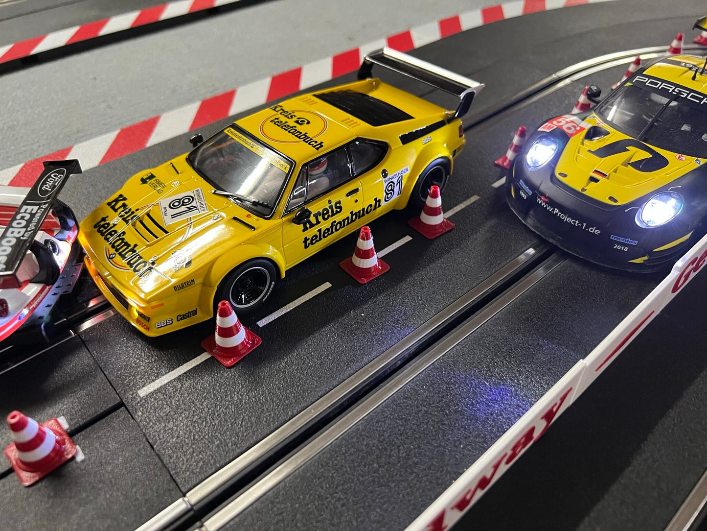 Slotcar Carrera 50x Leitkegel Pylon für Rennbahn-Dekoration Bahndeko Modellbau RC Car Slot Car 124 132 Traffic Cone Diorama