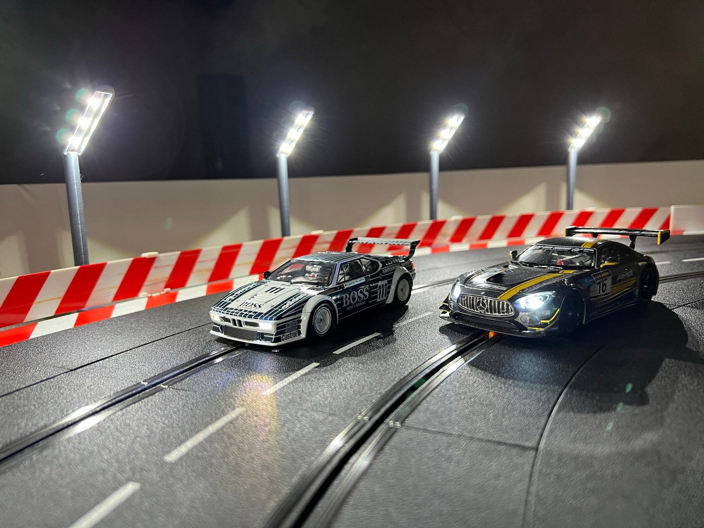 Slotcar Carrera LED Bahnbeleuchtung Flutlicht 10x für Rennbahn-Dekoration Bahndeko Modellbau Slot Car Diorama 124 132