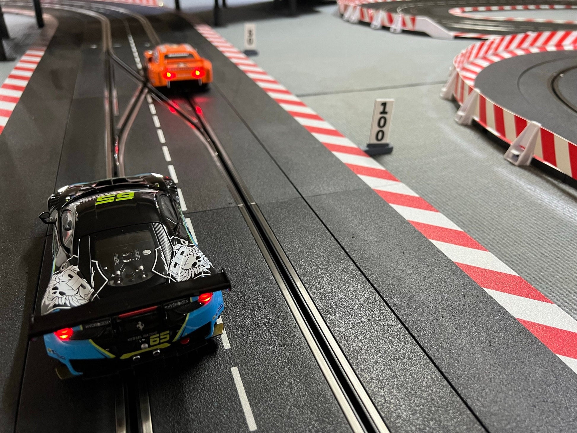 Slotcar Carrera Bremspunkt Schilder Rennbahn-Dekoration Bahndeko Modellbau Slot Car Diorama 124 132