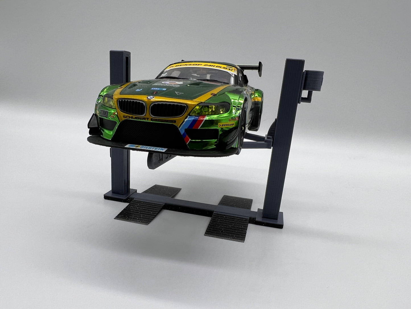 Slotcar Carrera Bausatz Hebebühne Lift Wagenheber Rennbahn-Dekoration Diorama Modellbau Slot Car Display Ständer 132 1:32