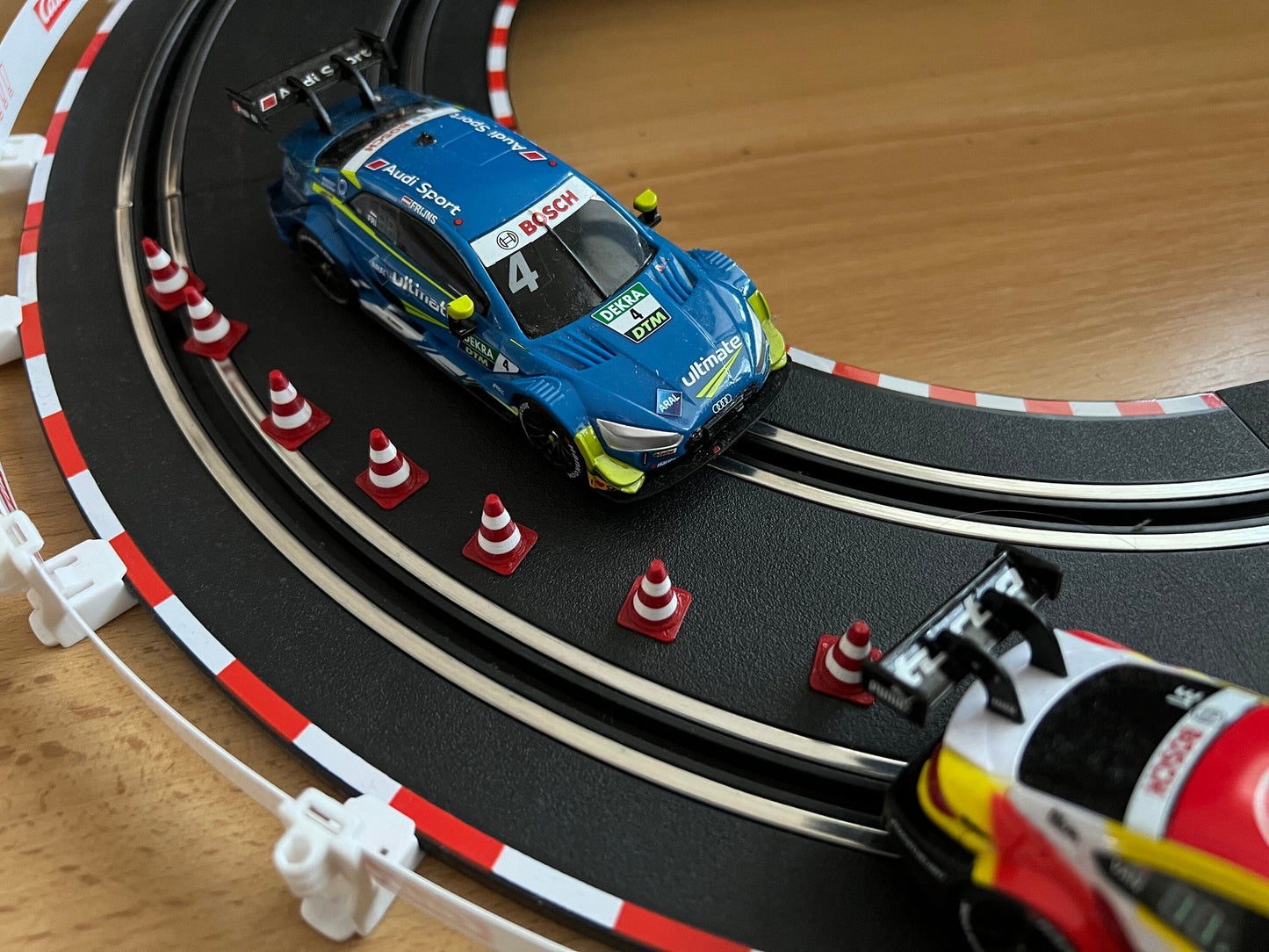 Slotcar Carrera Go 50x Leitkegel Pylon für Rennbahn-Dekoration Bahndeko Modellbau Slot Car 143 1:43 Traffic Cone Diorama Sturmkind Drift