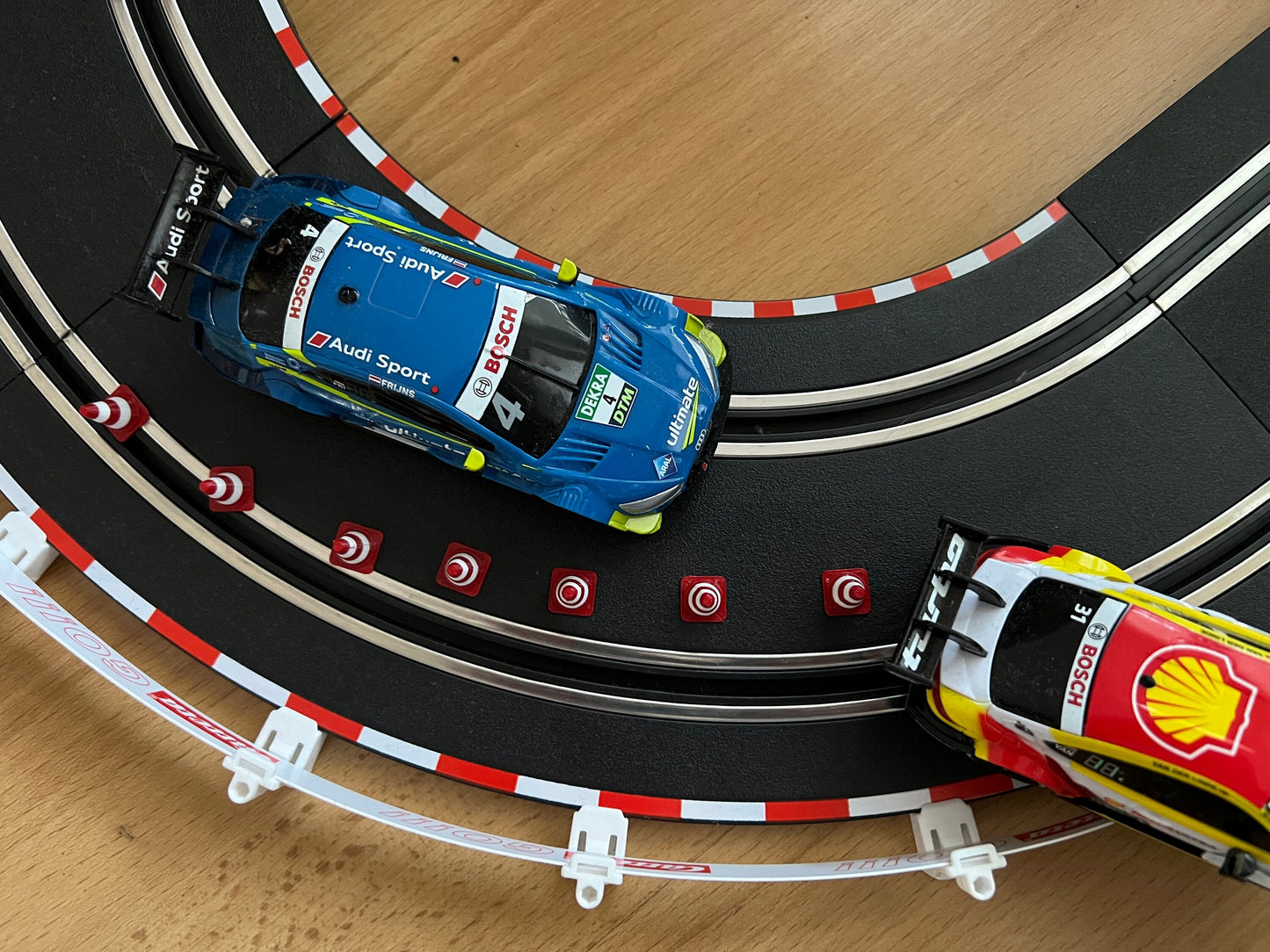 Slotcar Carrera Go 50x Leitkegel Pylon für Rennbahn-Dekoration Bahndeko Modellbau Slot Car 143 1:43 Traffic Cone Diorama Sturmkind Drift