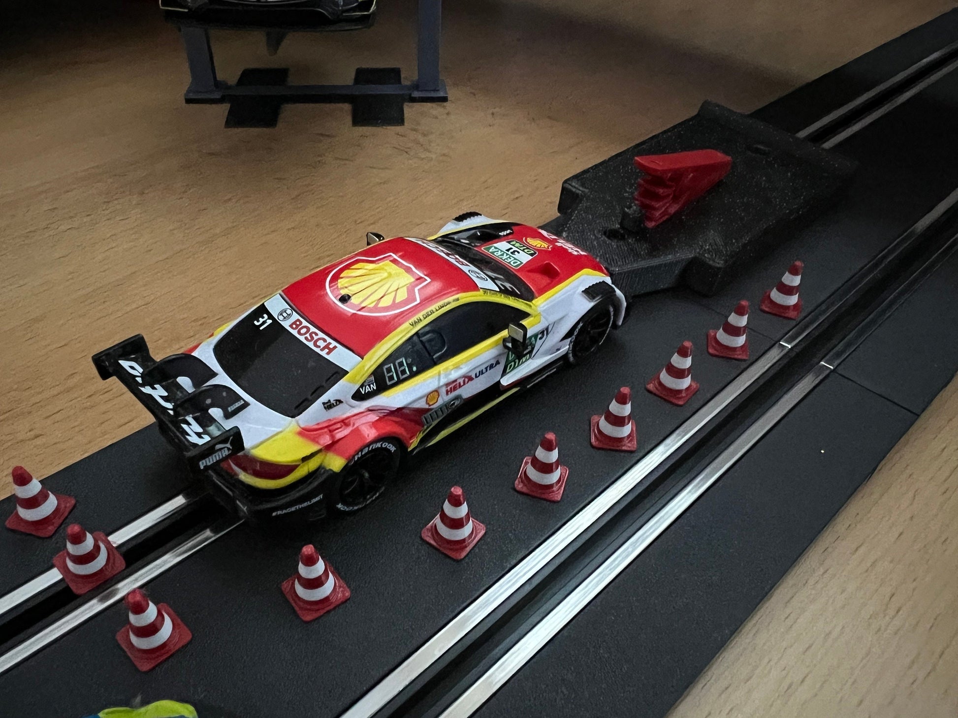 Slotcar Carrera Go 50x Leitkegel Pylon für Rennbahn-Dekoration Bahndeko Modellbau Slot Car 143 1:43 Traffic Cone Diorama Sturmkind Drift