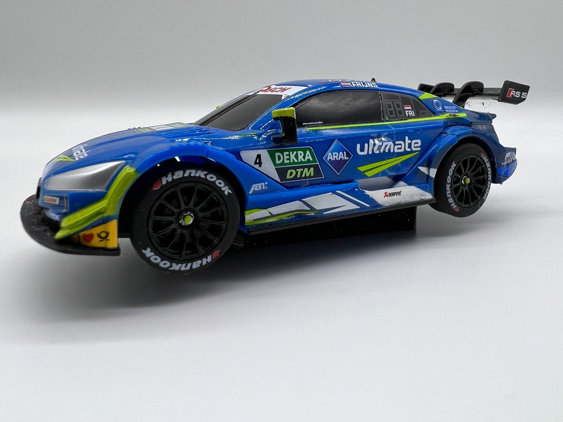 Slotcar Carrera Go 1:43 143 Auto Car Stand Ständer Display 10x Bahndekoration Rennbahn-Dekoration Slot Car