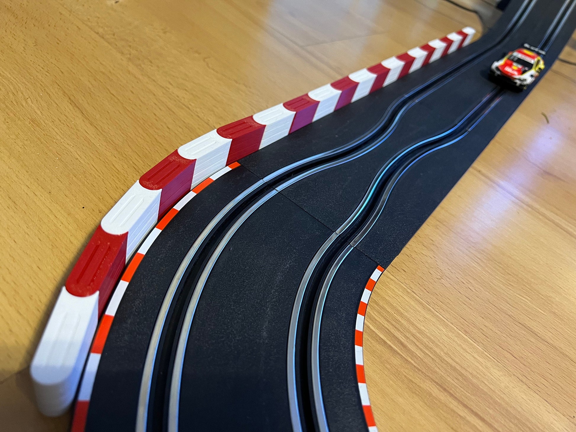 Slotcar Carrera Digital Go Barriere 143 für Rennbahn-Dekoration Bahndeko Modellbau Diorama Slot Car Sturmkind Drift Absperrung rot/weiß 22x