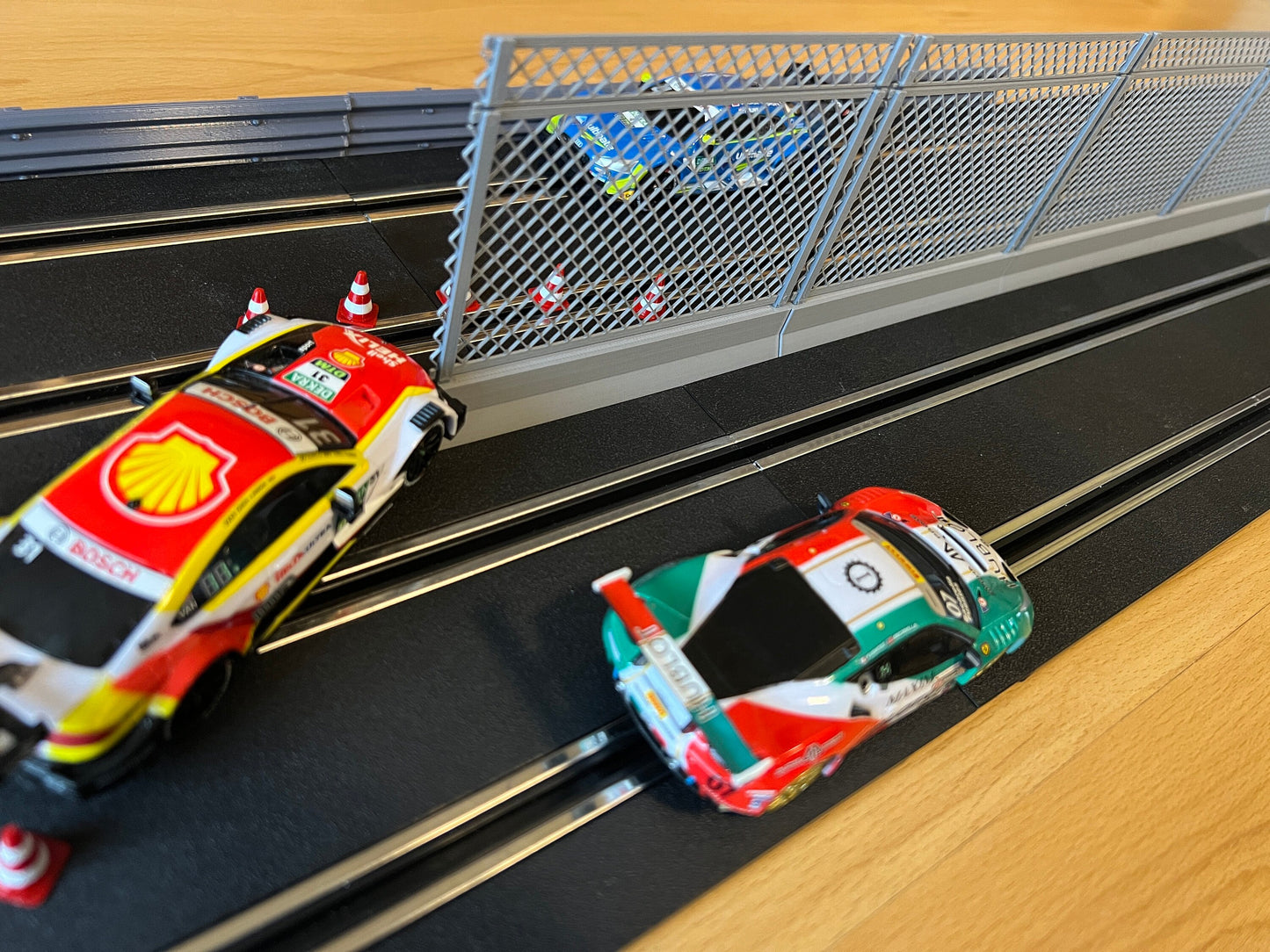 Slot Car Carrera Digital 143 Carrera Go Fangzaun Set 1:43 Rennbahn-Dekoration SlotCar Deko Diorama Drift Sturmkind Boxenmauer 5x