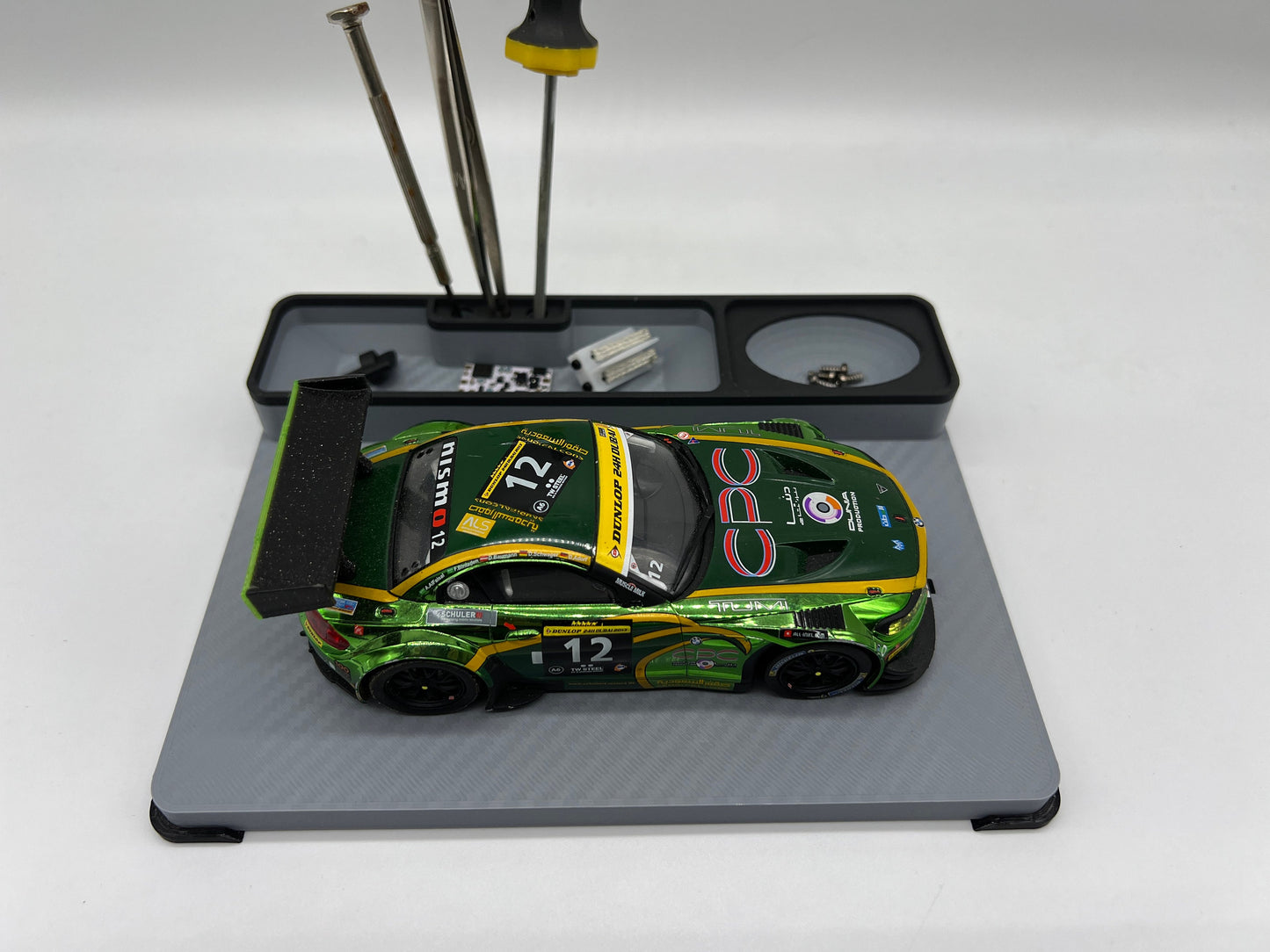 Slotcar Montageplatz für 1:32 Carrera Autos Aufsteller Halter Stand Montageplatte Slot Car Diorama Carrera Digital 132